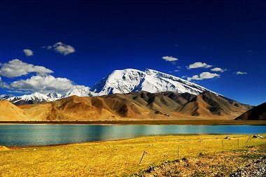 Karakul Lake