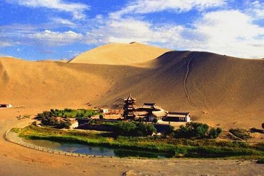 Echoing Sand Mountain and Crescent Lake